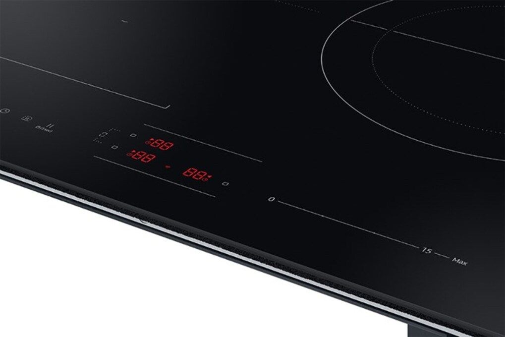 Bếp từ ba vùng nấu Samsung NZ63B5046FK/SV