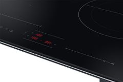 Bếp từ ba vùng nấu Samsung NZ63B5046FK/SV