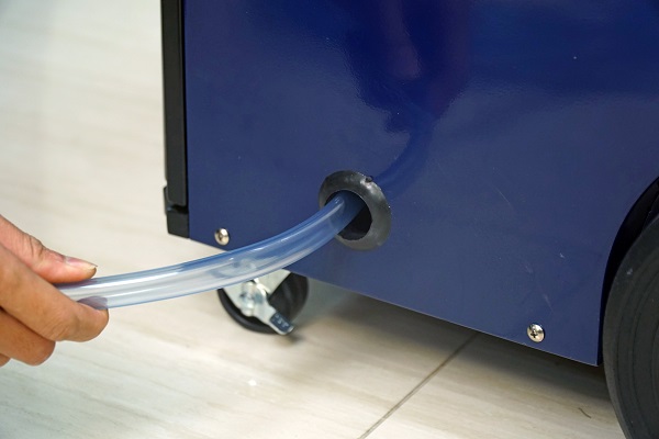 Máy hút ẩm có ống thoát nước liên tục