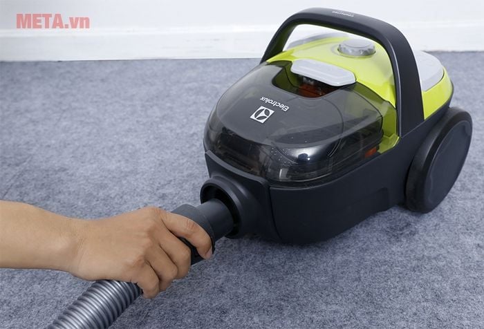 Máy hút bụi không túi Electrolux Z1231