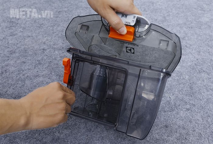 Máy hút bụi không túi Electrolux Z1231