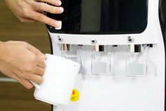 Máy lọc nước RO tích hợp làm nóng lạnh FujiE WPD5300C