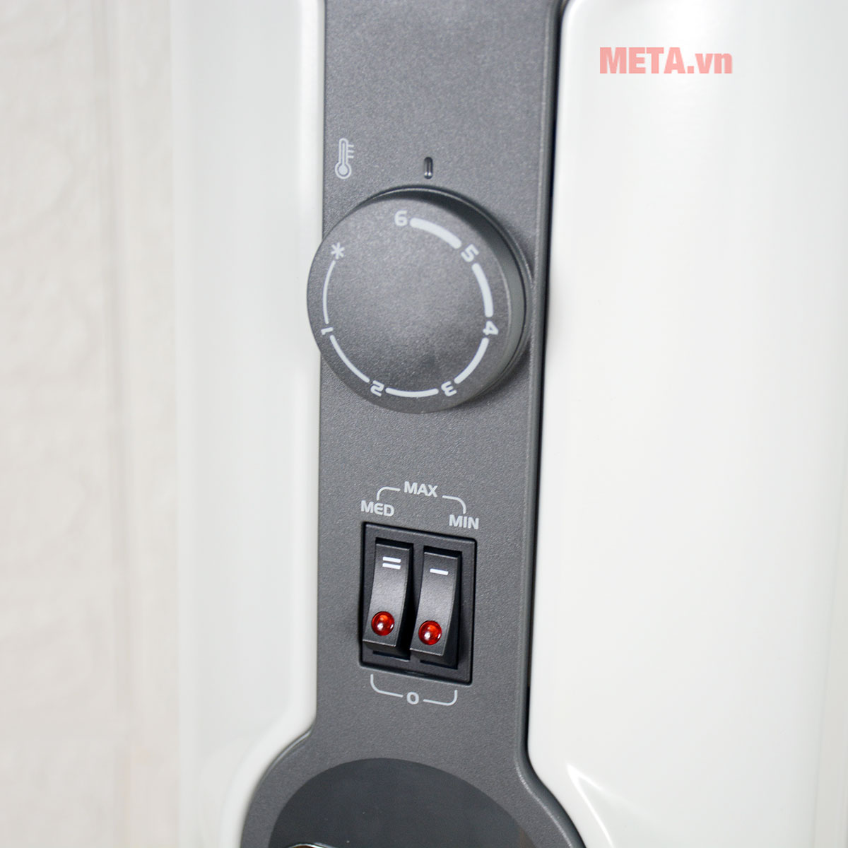 Máy sưởi dầu Delonghi TRRS 1225 (12 thanh)