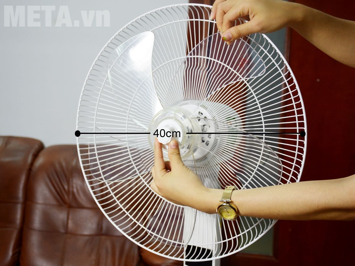 Quạt đứng Toshiba F-LSA20(W)VN có sải cánh 40cm Quạt đứng Toshiba F-LSA20(W)VN có sải cánh 40cm