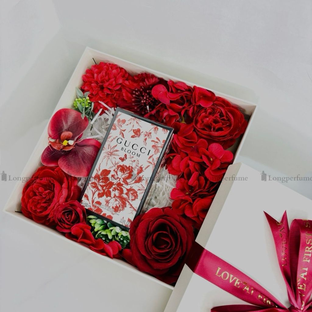Combo hộp quà và hoa to