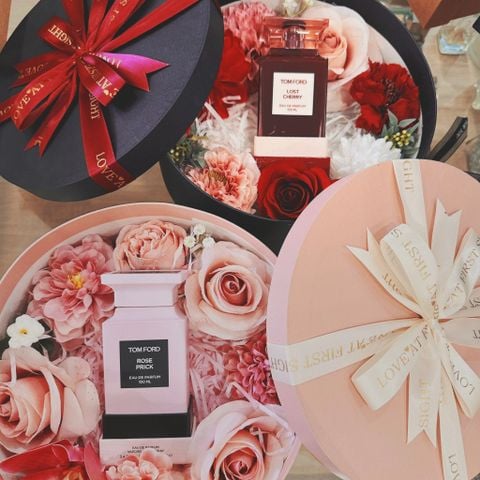 Combo hộp quà và hoa to