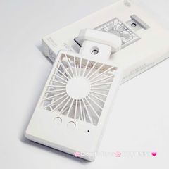 Mini Fan - Quạt Cầm Tay - Để Bàn Dáng Nước Hoa Có Phun Sương