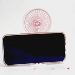 Mini Fan - Quạt Cầm Tay Hồng Melody Kèm đế giá đỡ (Quạt sạc, quạt tích điện)