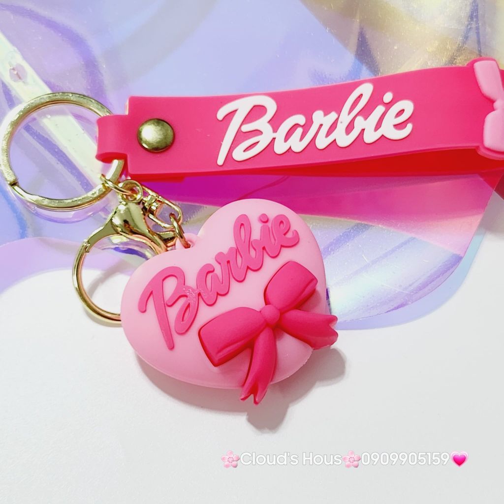Móc Khóa Barbie Trái Tim bên lề
