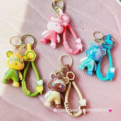 Móc Khóa Gấu Sứ Strive Hai Màu