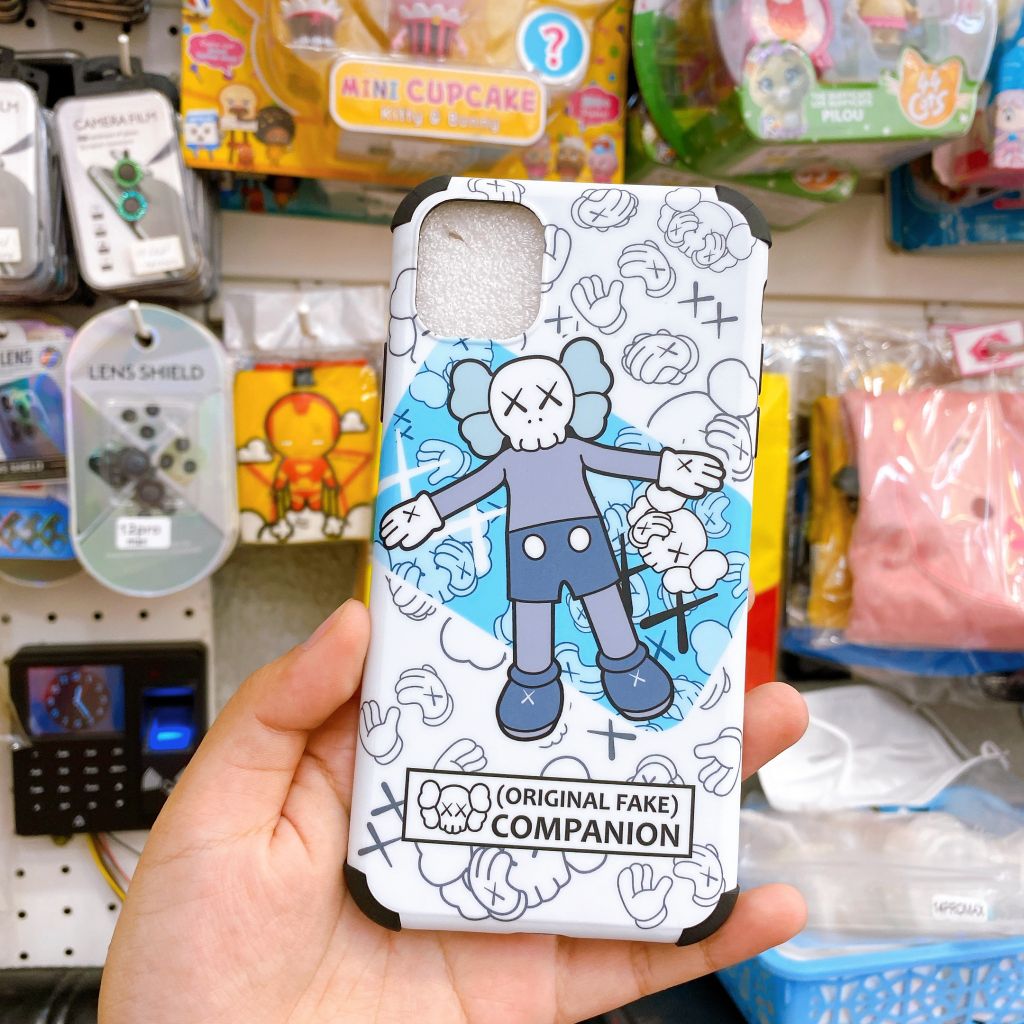 Case ốp điện thoại Iphone Bóng trơn Kaws nhiều mẫu