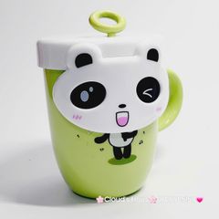 Ly Nước Nhựa Gấu Panda Kèm Muỗng