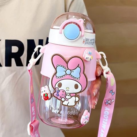 Bình Nước Nhựa Sanrio Chính Hãng Kèm Dây đeo