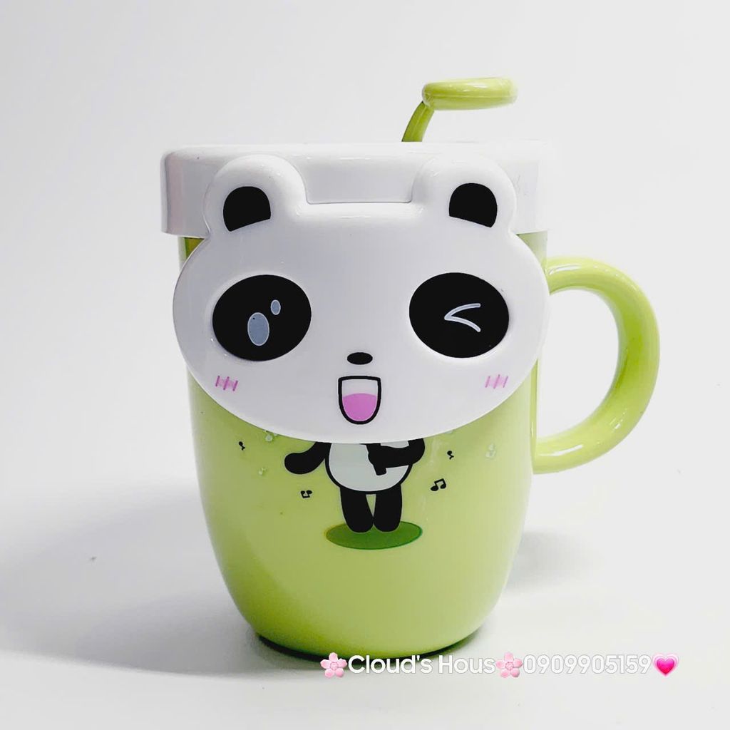 Ly Nước Nhựa Gấu Panda Kèm Muỗng