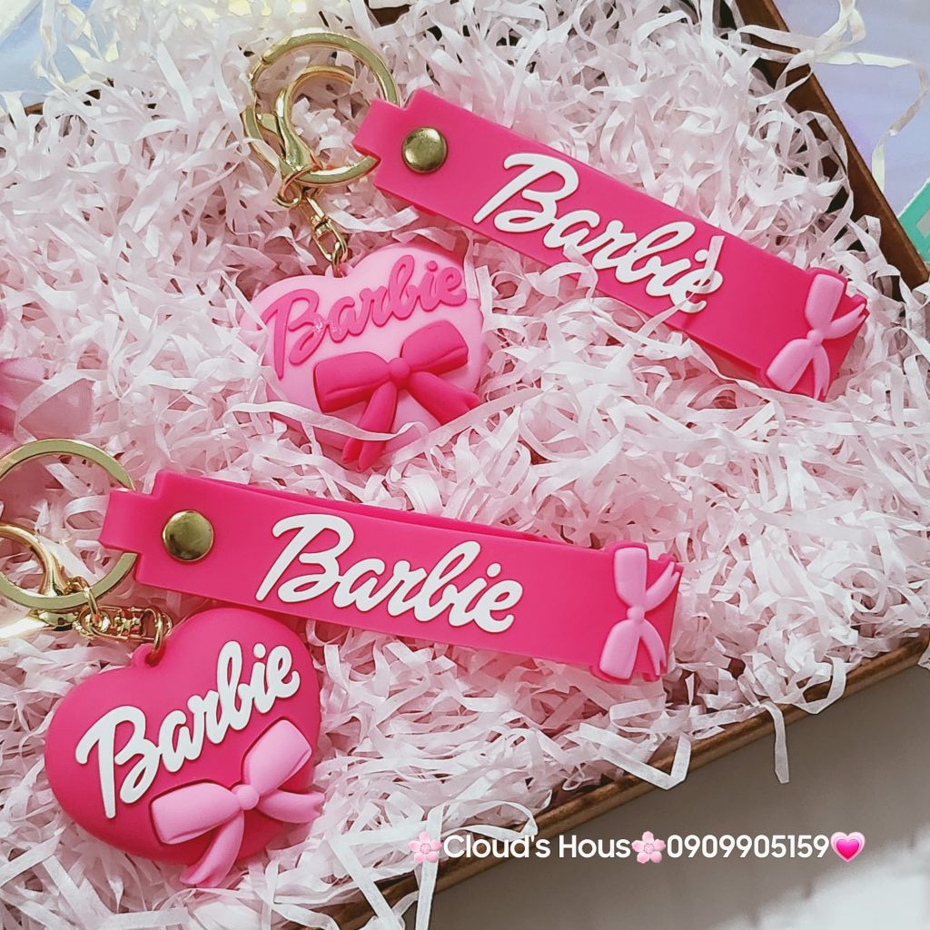 Móc Khóa Barbie Trái Tim bên lề