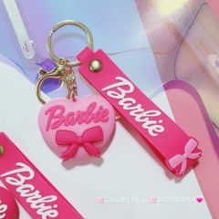 Móc Khóa Barbie Trái Tim bên lề