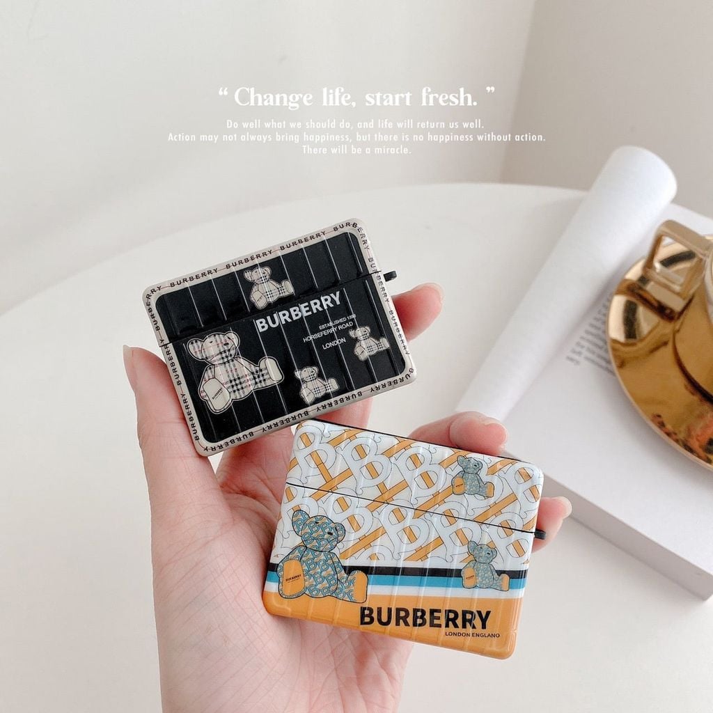 COVER AIRPOD GẤU BURBERRY form vuông vali
