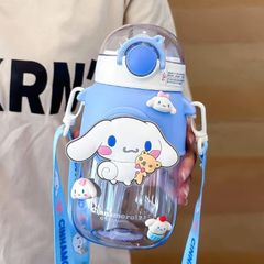 Bình Nước Nhựa Sanrio Chính Hãng Kèm Dây đeo