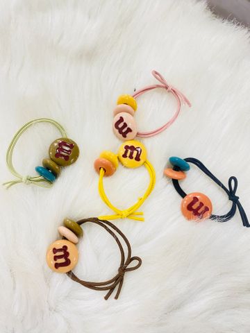 CỘT TÓC Có Charm Chữ M (1 Set 5 Cái )