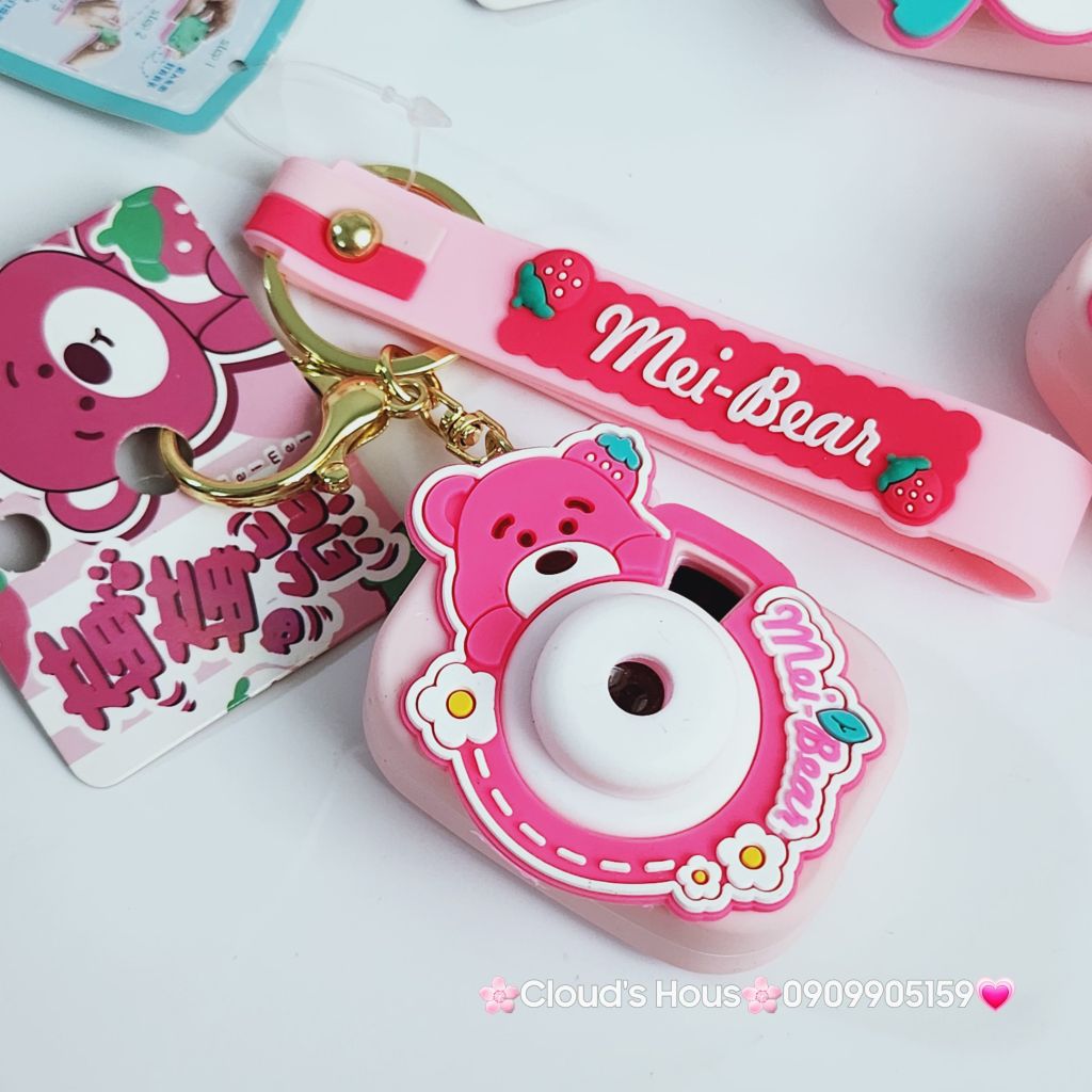 Móc Khóa Máy Ảnh Gấu Dâu Lotso Có đèn Mi Bear