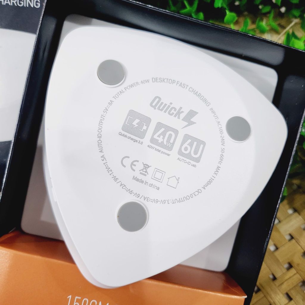 DOCK SẠC 6 IN 1 LDNIO A6801 ( DÂY CẮM ĐIỆN)