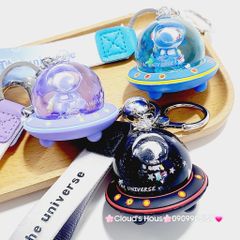 Móc khóa Tàu Phi Hành gia Bling bling nước The Universe