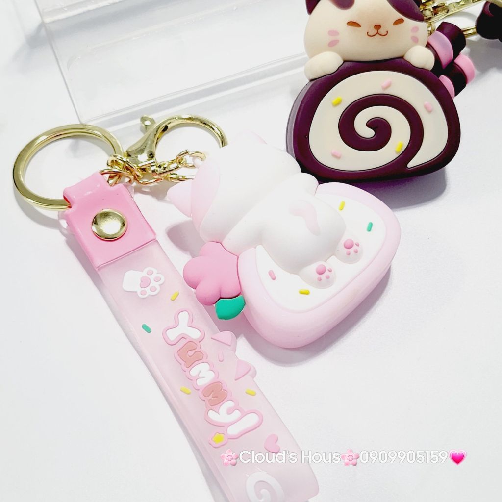Móc Khóa Mèo Ôm Bánh Mochi Yummy