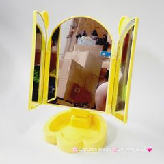 Gương Để Bàn Có Nắp Kèm Để Phụ Kiện