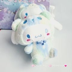 Gấu Bông Thỏ Cinnamoroll & Kuromi Cầu Vồng Đeo Nơ Đen Caro