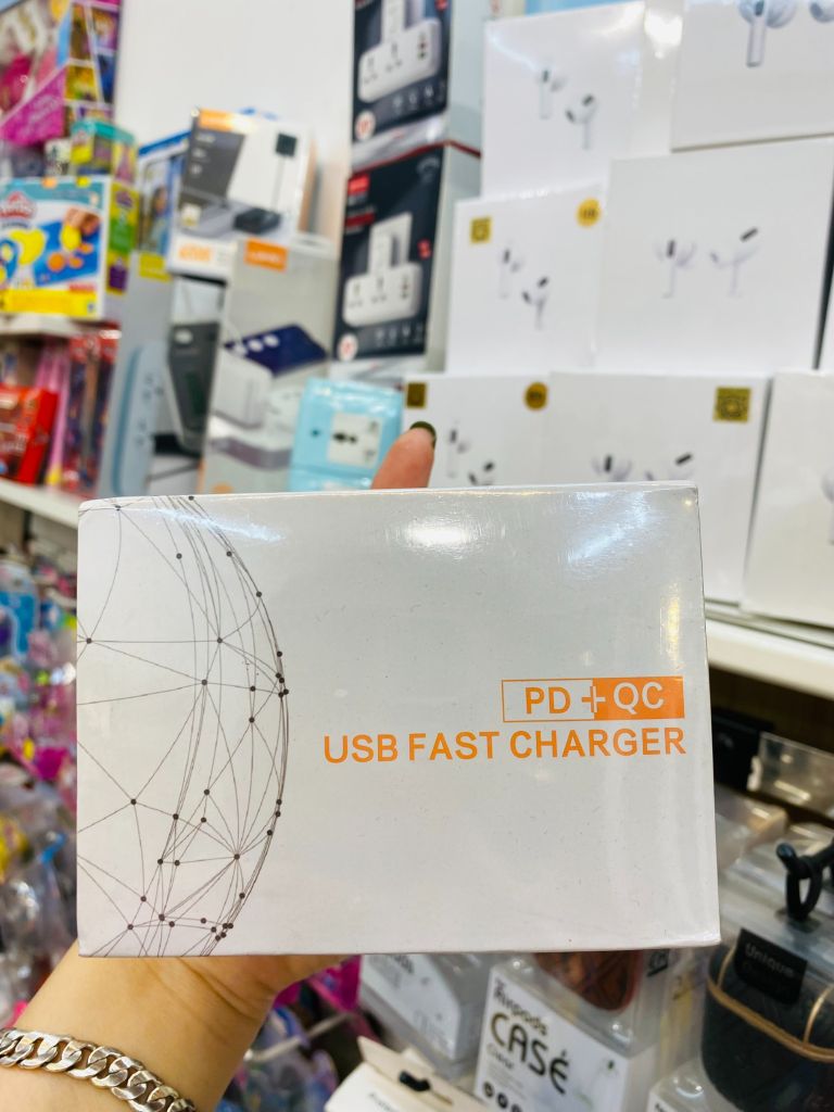 Ổ CẮM 6 PORT+PD+QC3.0 USB FAST CHARGER ( cóc sạc)