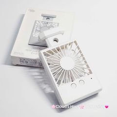 Mini Fan - Quạt Cầm Tay - Để Bàn Dáng Nước Hoa Có Phun Sương