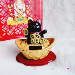 Mèo Thần Tài nhựa đen thỏi vàng (năng lượng mặt trời)