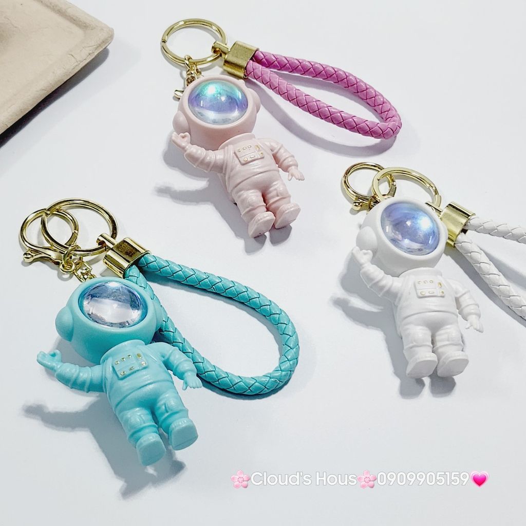 Móc Khóa Phi Hành Gia Cao Có Đèn Led Galaxy Space