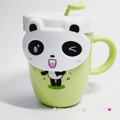Ly Nước Nhựa Gấu Panda Kèm Muỗng