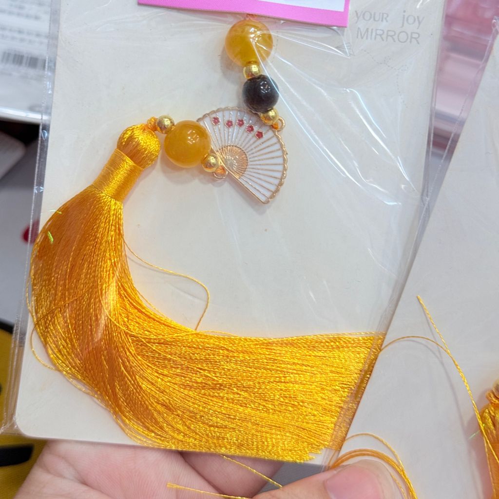 Dây đeo điện thoại các loại charm Tua rua