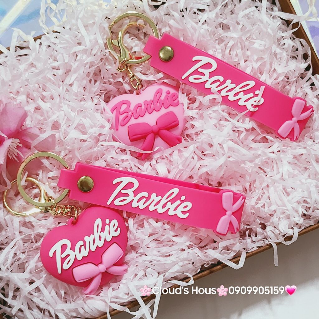 Móc Khóa Barbie Trái Tim bên lề