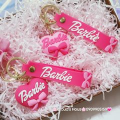 Móc Khóa Barbie Trái Tim bên lề