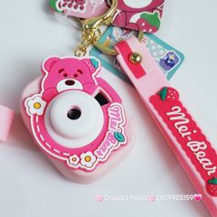 Móc Khóa Máy Ảnh Gấu Dâu Lotso Có đèn Mi Bear