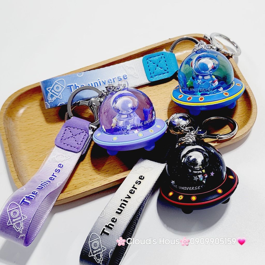 Móc khóa Tàu Phi Hành gia Bling bling nước The Universe