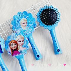 Lược Chải Tóc Đệm Khí Mát Xa Hình Công Chúa Elsa Frozen Tiện Dụng Dành Cho Bé Gái