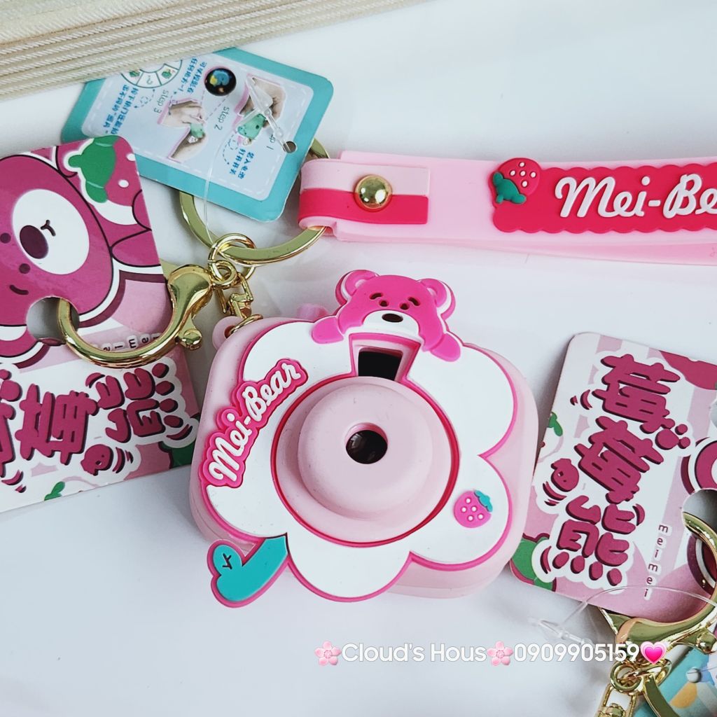 Móc Khóa Máy Ảnh Gấu Dâu Lotso Có đèn Mi Bear