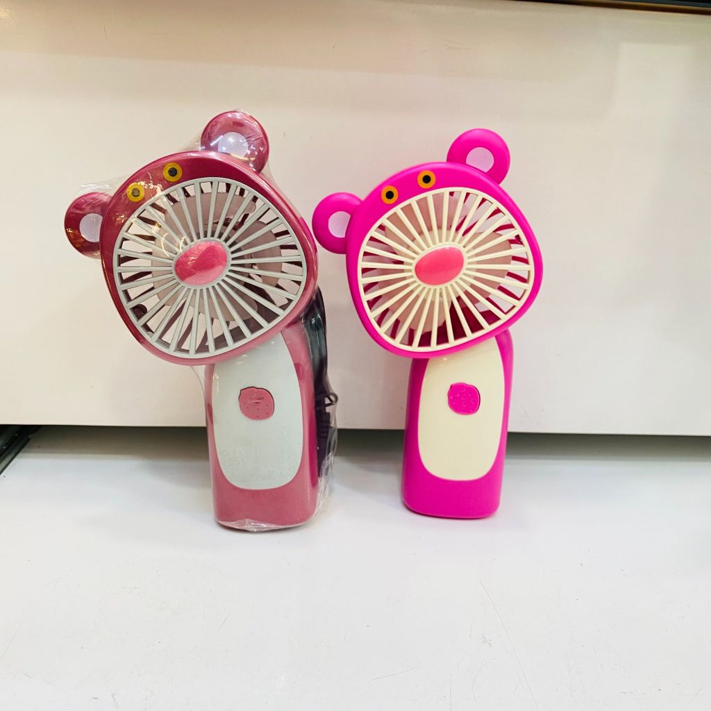 QUẠT CẦM TAY Gấu dâu Lotso ( QUẠT SẠC)