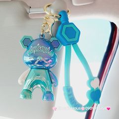 Móc Khóa Gấu Sứ Strive Hai Màu