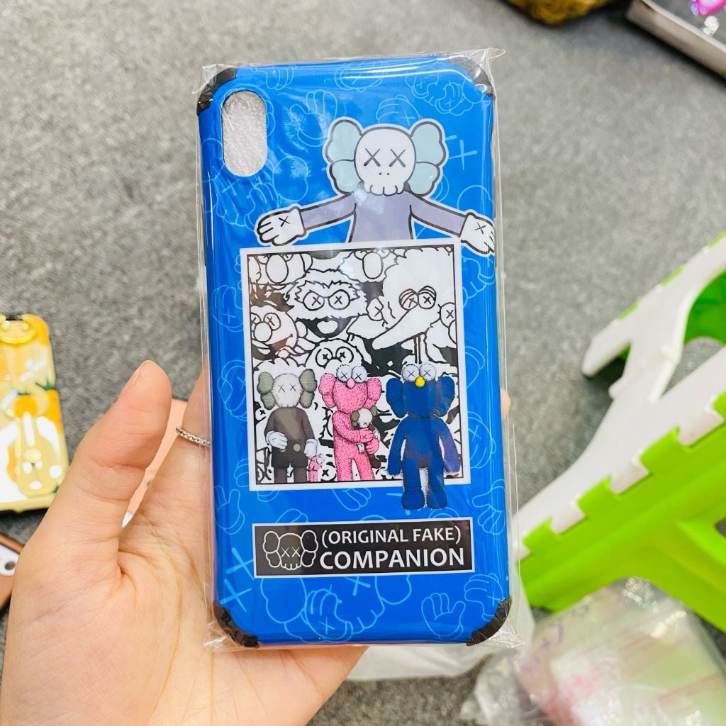 Case ốp điện thoại Iphone Bóng trơn Kaws nhiều mẫu
