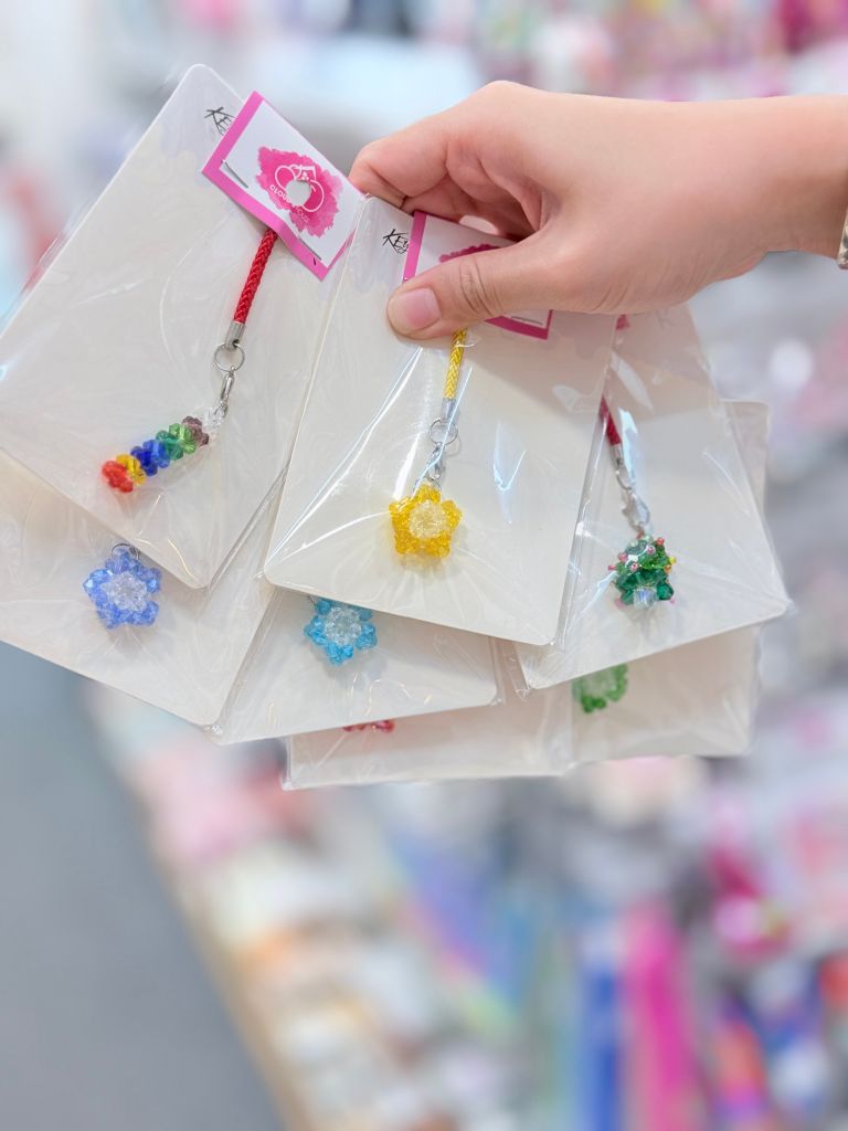 Móc Treo điện thoại đá pha lê, kết cườm Đài Loan ( TAIWAN)