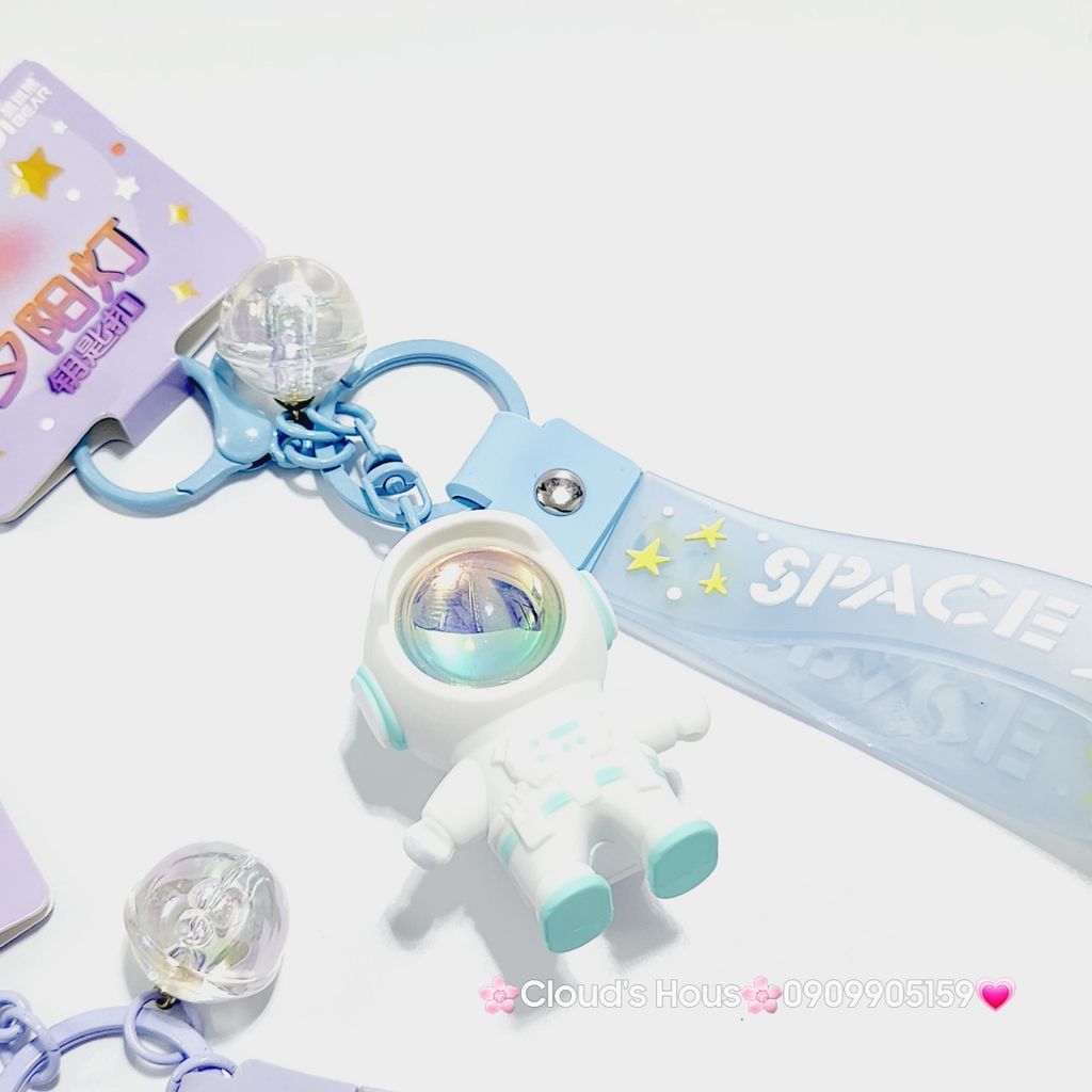 Móc Khóa Phi Hành Gia Lùn Có Đèn Led Space