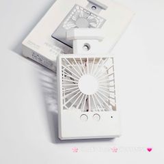Mini Fan - Quạt Cầm Tay - Để Bàn Dáng Nước Hoa Có Phun Sương