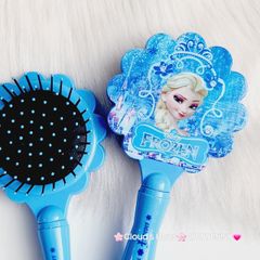 Lược Chải Tóc Đệm Khí Mát Xa Hình Công Chúa Elsa Frozen Tiện Dụng Dành Cho Bé Gái