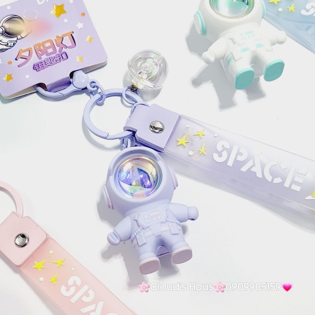 Móc Khóa Phi Hành Gia Lùn Có Đèn Led Space
