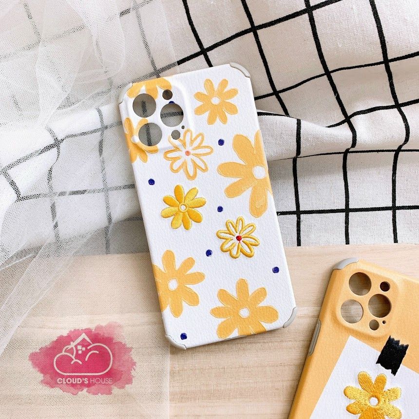 CASE IPHONE HOA Cúc Vàng Thêu Chất Nhám Da
